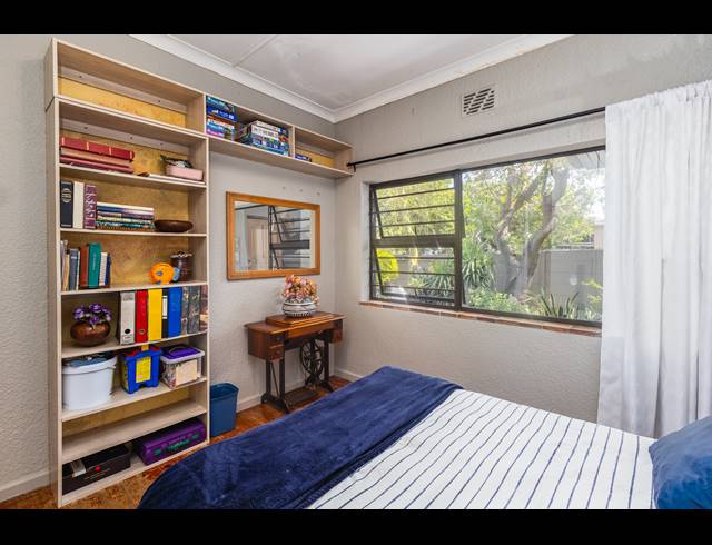 5 BEDROOM HOUSE FOR SALE IN OAKDALE